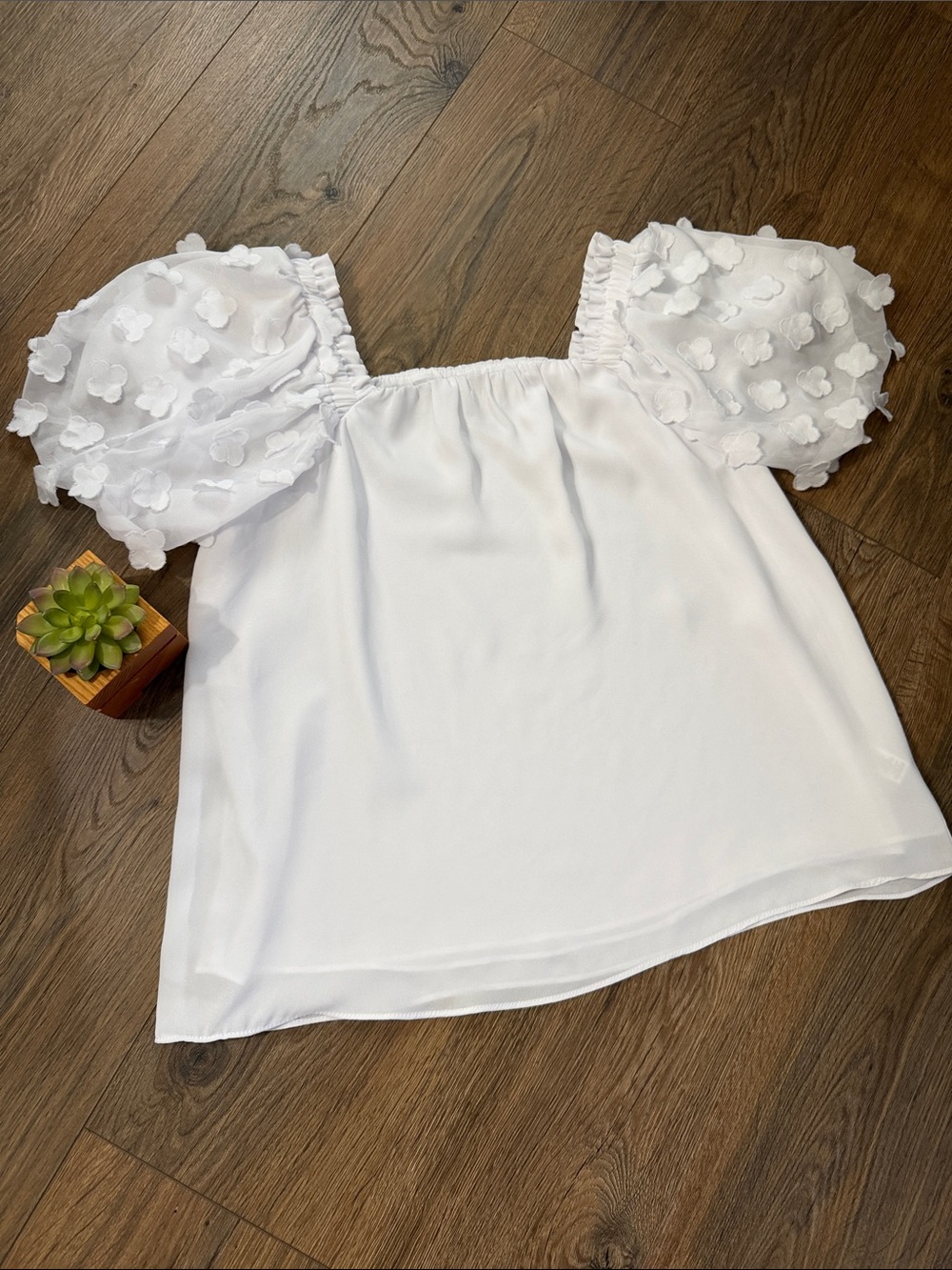 Cato M Puff Flutter Flowers Sleeve Lined Top LikeNew